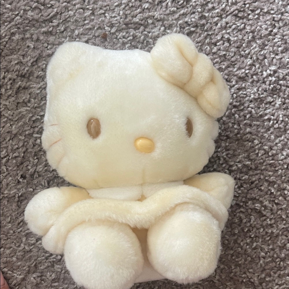 Cream hello kitty